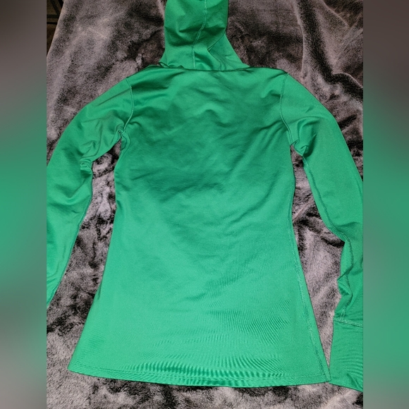 Under Armour Green Long Sleeve Women's Top Size Small - Picture 7 of 7